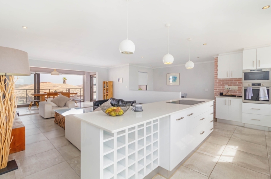 To Let 3 Bedroom Property for Rent in Bloubergstrand Western Cape